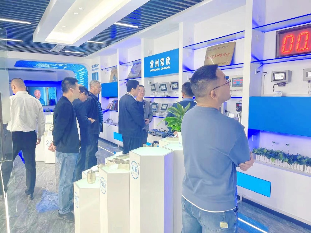 熱烈祝賀中國重型機械工業(yè)協(xié)會橋式起重機專業(yè)委員會九屆八次理 事會暨十屆一次會員大會在江蘇省常州市召開順利召開并圓滿結(jié)束！